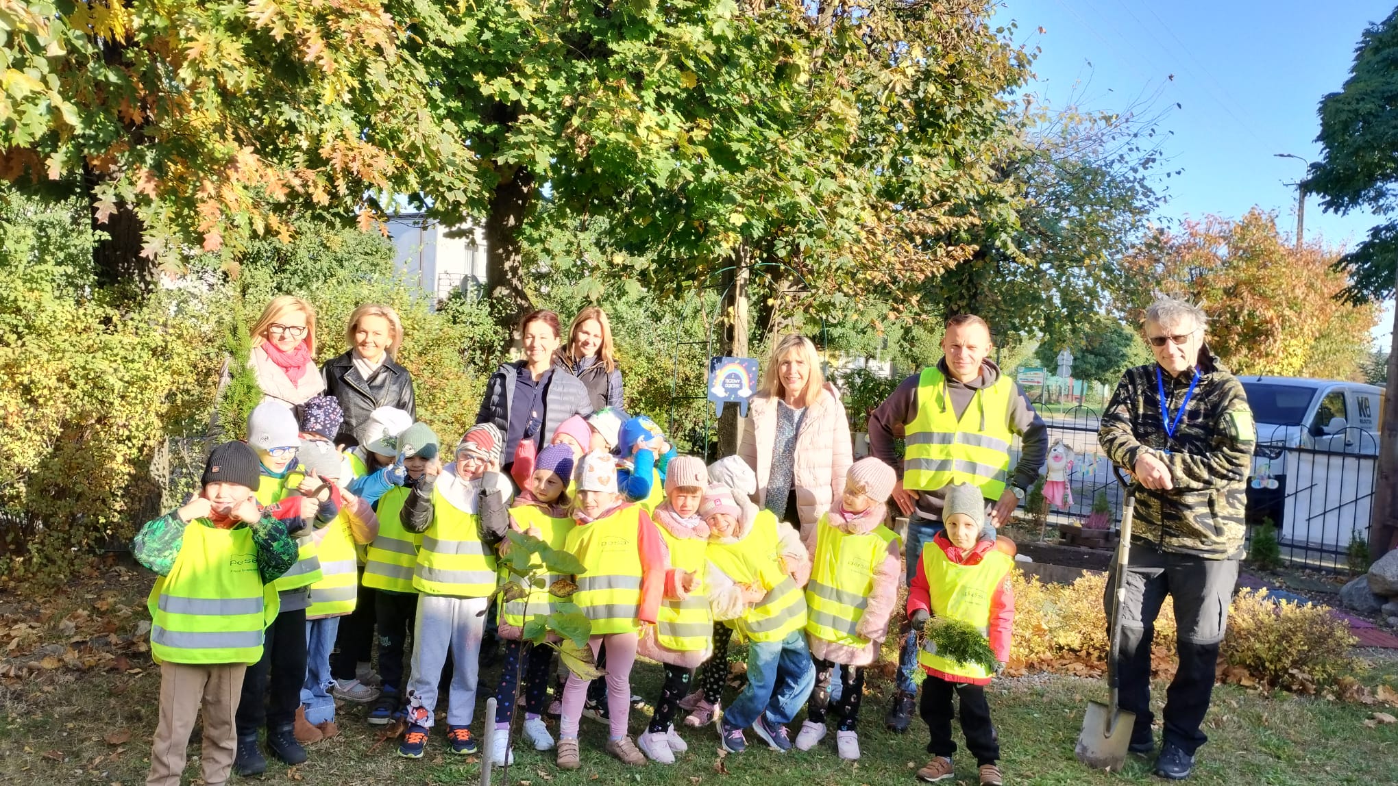 Udział w akcji ,,Kręci nas recykling” Oponeo – III edycja, przez grupy „Gumisie” i „Leśne Duszki”