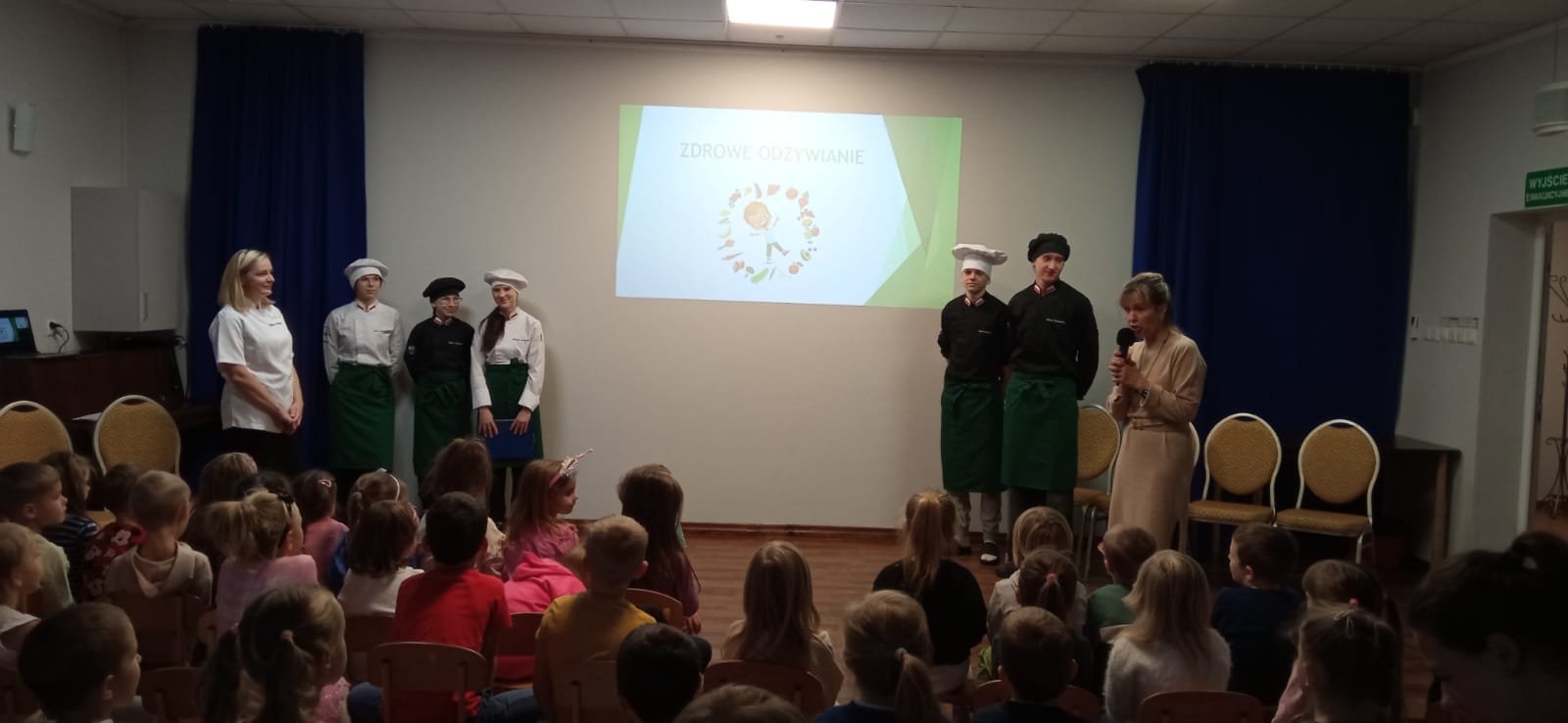 Spotkanie grupy A2,,Gumisie” z uczniami i nauczycielem – panią H. Pasera z Technikum Gastronomiczno-Hotelarskiego w Bydgoszczy
